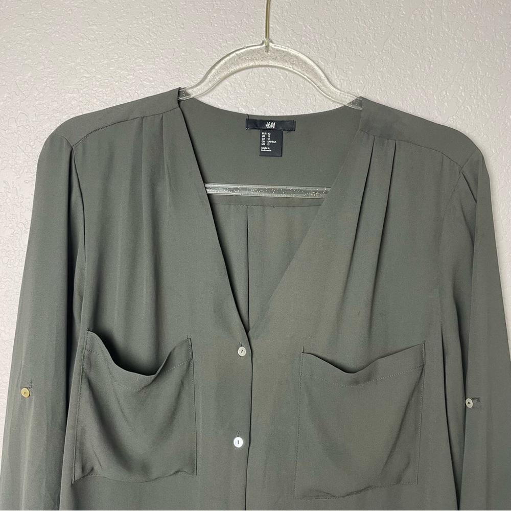 H&M Olive Green/ Charcoal Gray Women's Chiffon Button Down Blouse Size 12 - Picture 2 of 9